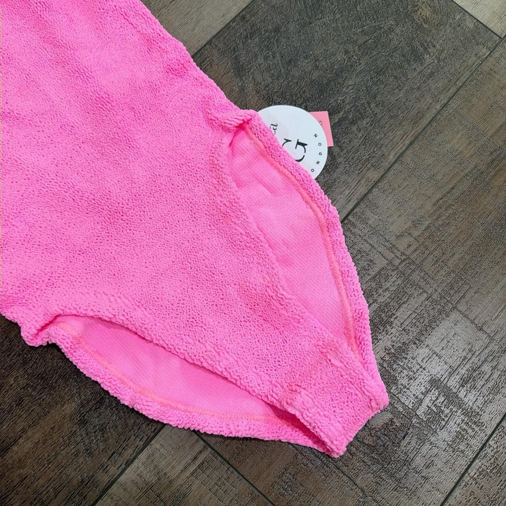 Hunza G Pink Textured Scoop One-Piece Swimsuit - Picture 3 of 6